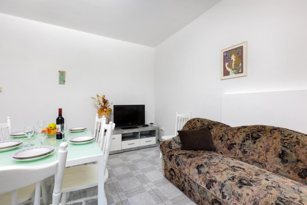 Apartments Meri Sveti Ivan  エクステリア 写真